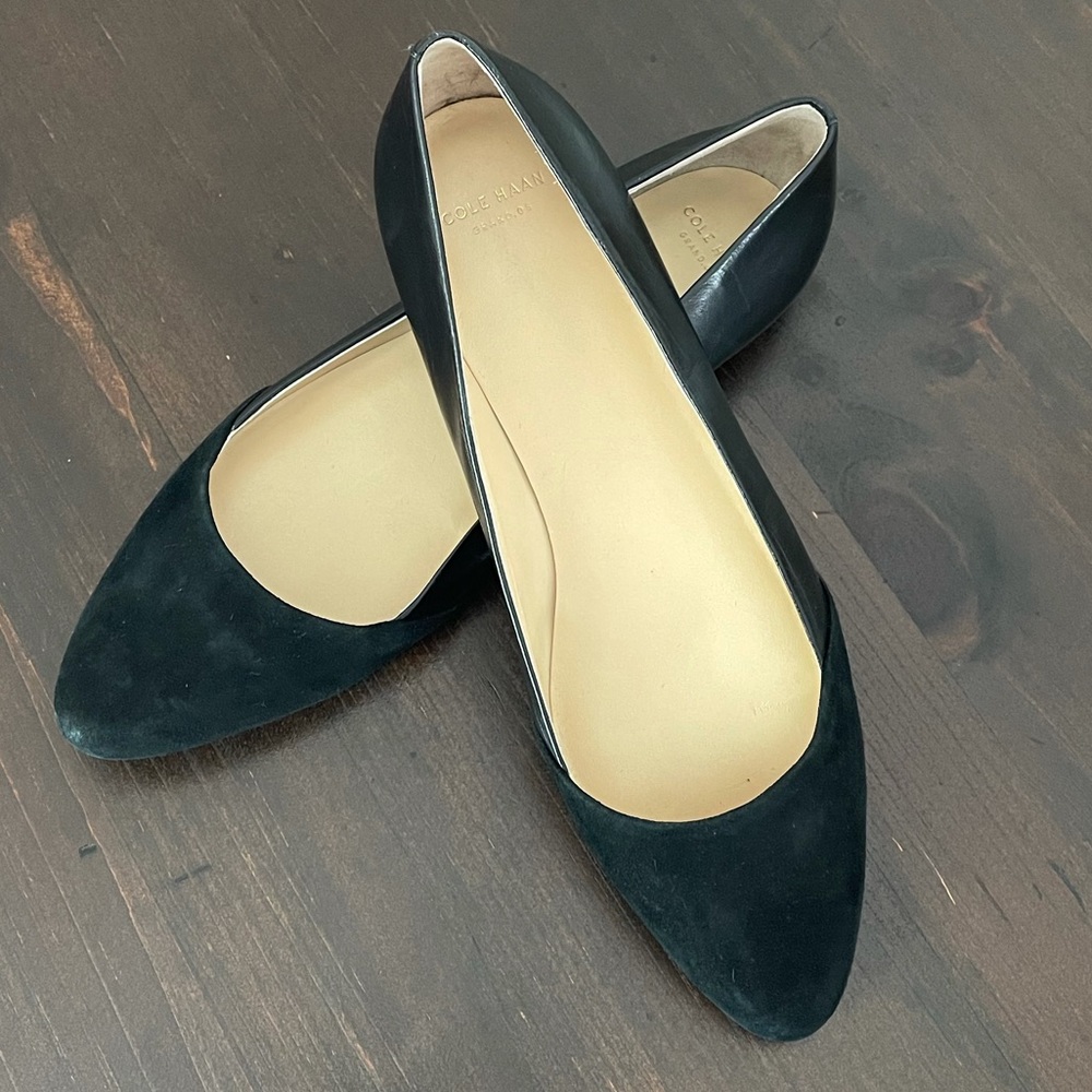 Cole Han Leather and Suede Black Flats Size 8